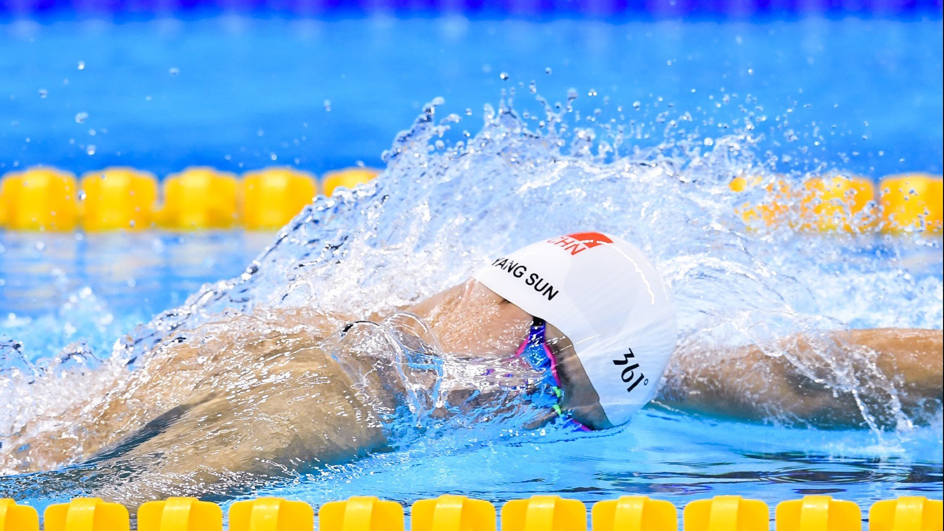 布朗入选年度最佳防守球员,成为佼佼者,cba布朗